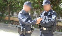 女子爆料缉毒警察视频播放,视频曝光惊人一幕